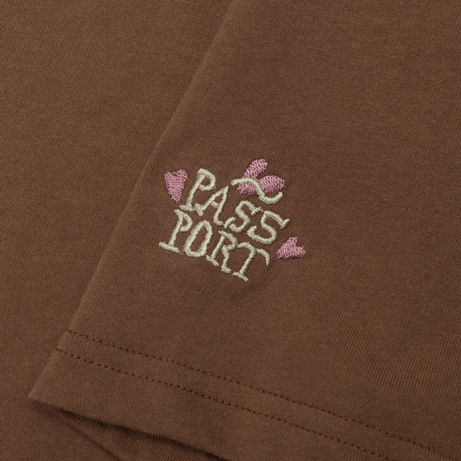 【男女ともに人気アイテム】PASS~PORT Yobbo Logo T-shirt 男女ともに人気アイテム】PASS~PORT Yobbo Logo T-shirt