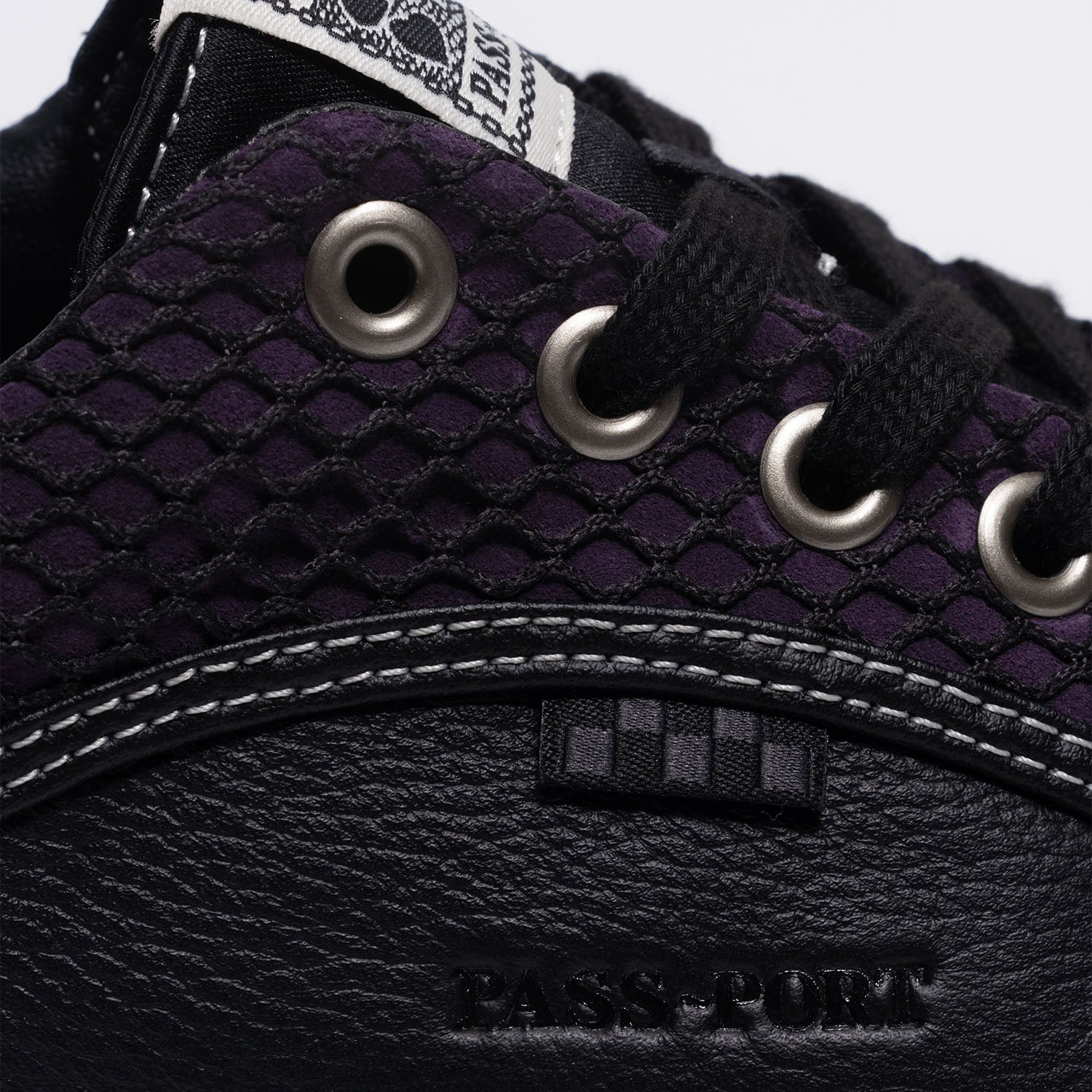 Vans & Pass~Port Skate Lampin - Black/Night Shade