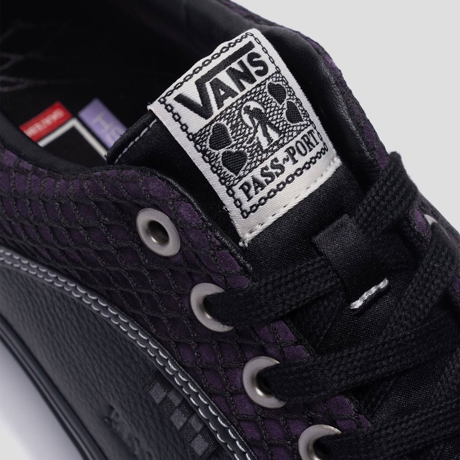 Vans & Pass~Port Skate Lampin - Black/Night Shade