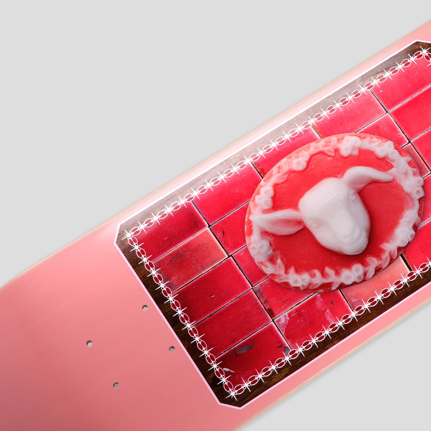 R45_DECKS_WEB_SIZE_GREY_0000s_0008_LAMB_SOAP_CLOSEUP_1.jpg