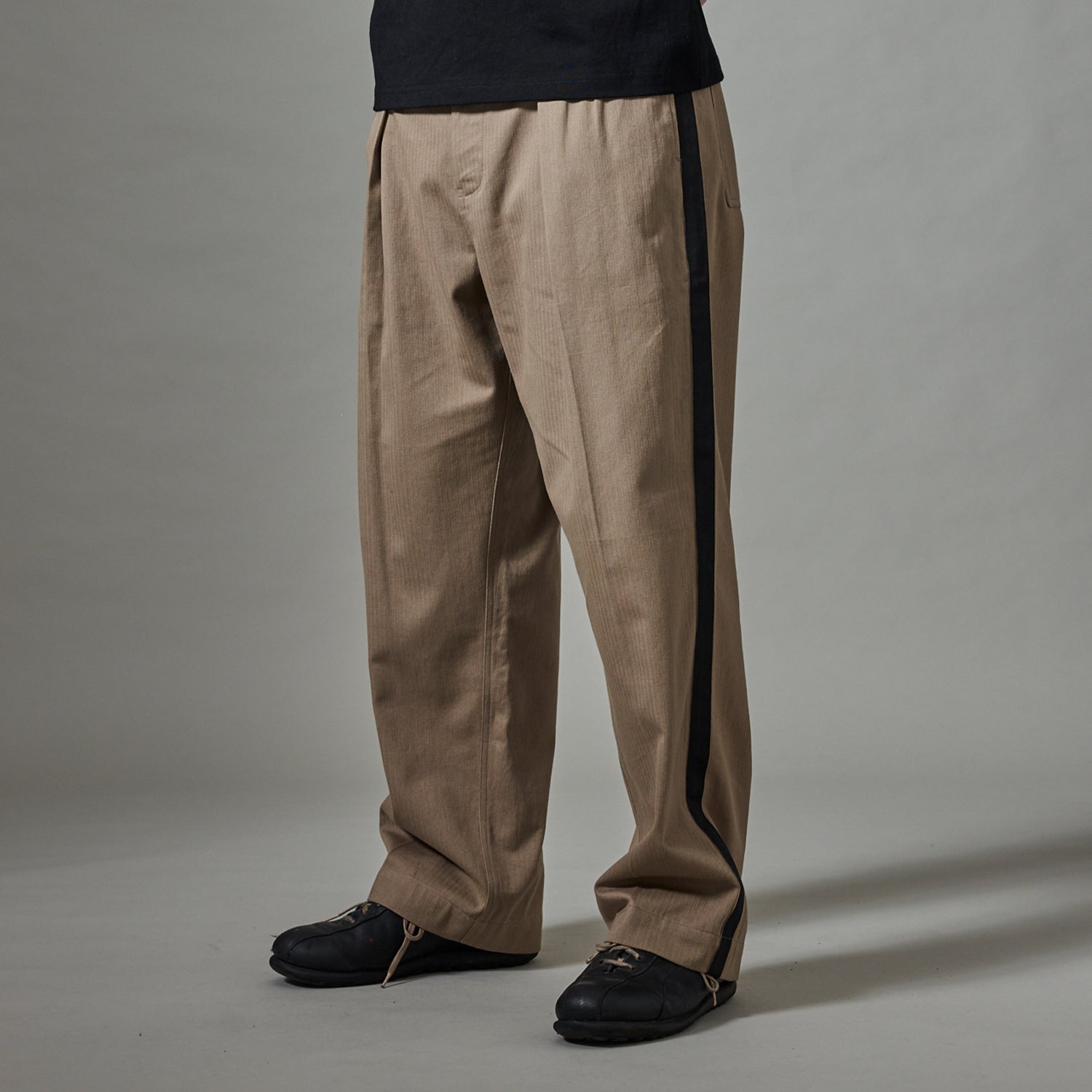 Pass~Port Herringbone Leagues Club Stripe Pant - Stone / Black