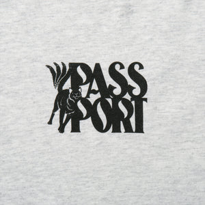 PASS~PORT "MOGGY" TEE ASH